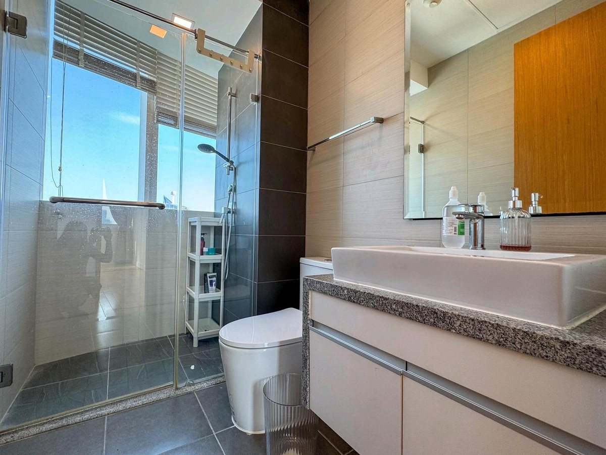 ขายคอนโดสุขุมวิท อโศก ทองหล่อ : ขายคอนโด 2 ห้องนอน มิลเลนเนี่ยม เรสซิเด้นซ์ สุขุมวิท 18 ราคาดีที่สุด ชั้นสูง วิวสวย