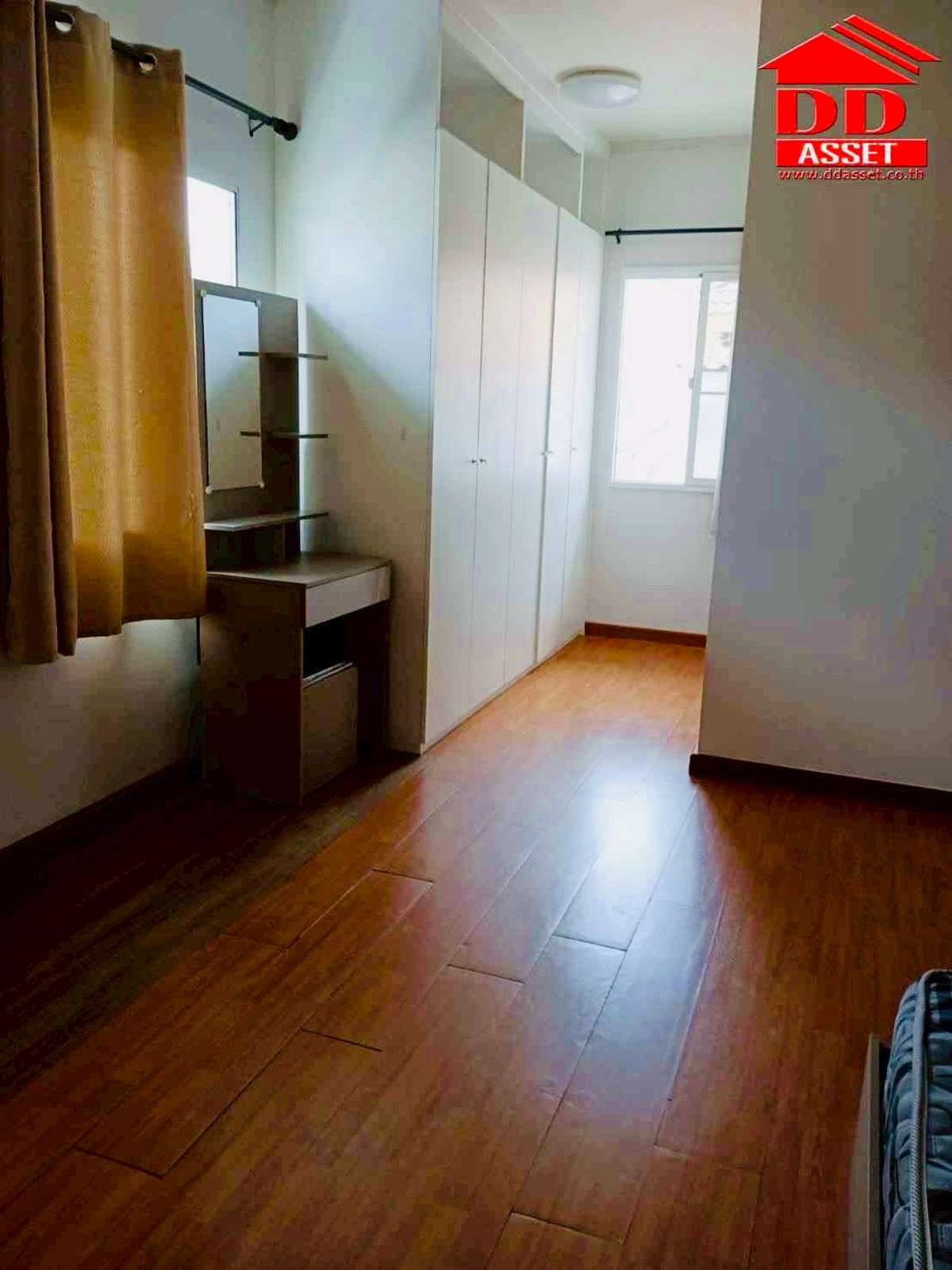 For RentHouseMin Buri, Romklao : For rent, Passorn Village 13 Soi Suwinthawong 86 Code: H8282