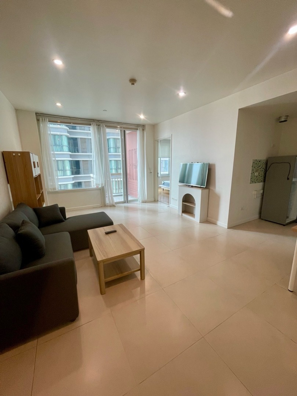 ขายคอนโดวิทยุ ชิดลม หลังสวน : ขายพร้อมผู้เช่า! Manhattan Chidlom 1BR รีโนเวทใหม่ทั้งห้อง Yield ดี เลี้ยงสัตว์ได้ ที่จอดรถ 100%