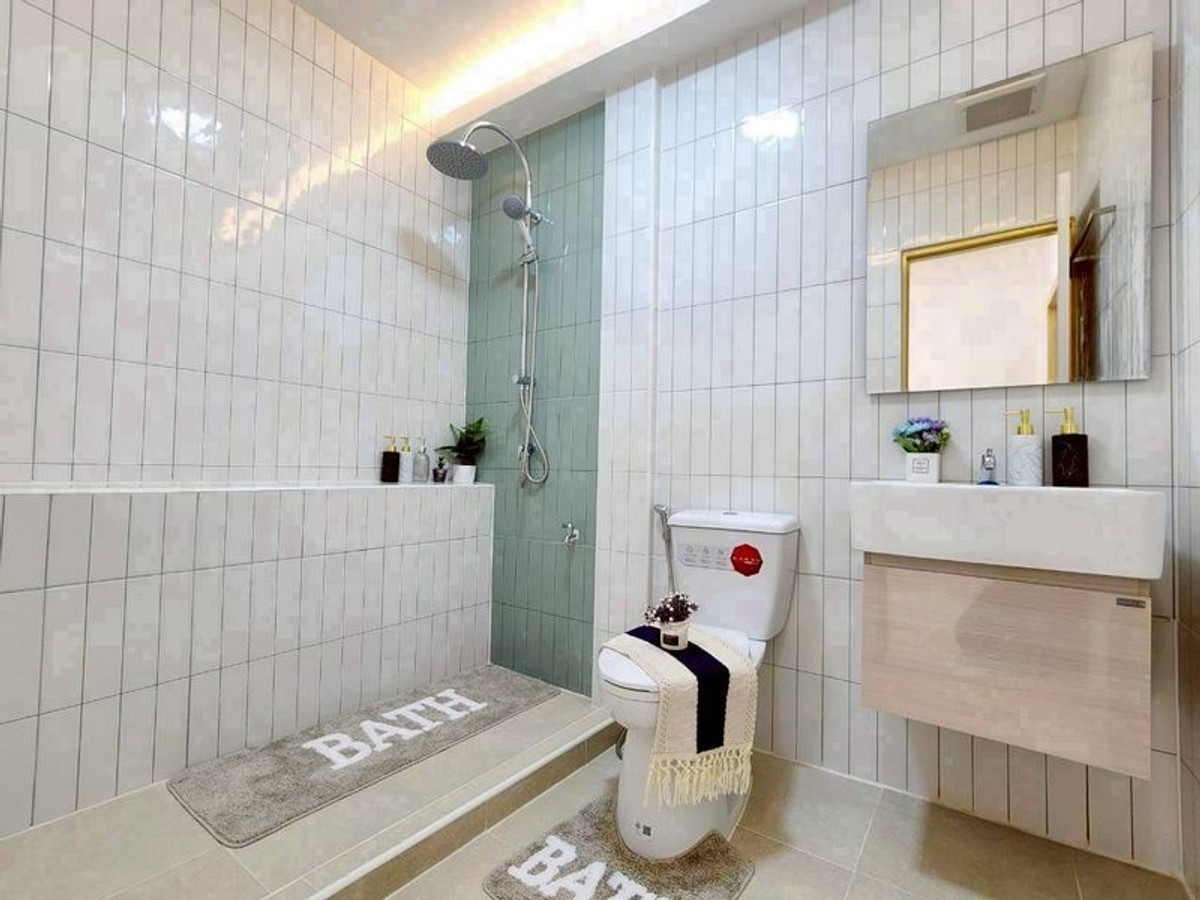 For SaleTownhomePathum Thani,Rangsit, Thammasat : 2-story townhouse for sale, Fah Rangsit Village, Rangsit Khlong 4, area 16 square meters, 2 bedrooms, Rangsit Nakhon Nayok Road, Bueng Yitho Subdistrict, Thanyaburi District, Pathum Thani.