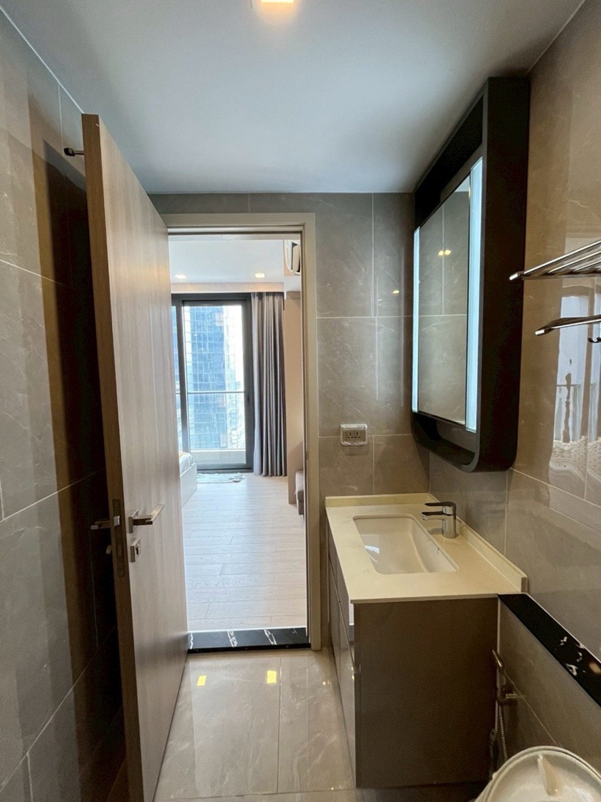 ให้เช่าคอนโดพระราม 9 เพชรบุรีตัดใหม่ RCA : ONE9FIVE -RAMA9 🔥FOR-RENT 
1BEDROOM  Simple Is The Best