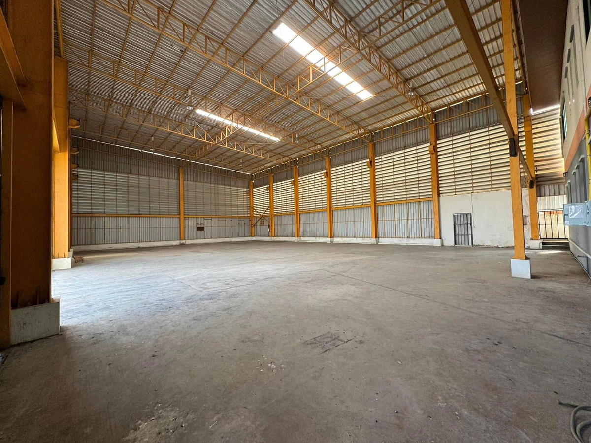 ให้เช่าโกดังพระราม 2 บางขุนเทียน : ให้เช่า โกดังพร้อมออฟฟิต 2 ชั้น ที่ดิน 286.4ตร.วา พื้นที่ใช้สอย 1,000 ตร.ม. ทำเลพระราม 2 ซอยเลียบคลองบางน้ำจืด ผังสีชมพู รถเทรลเลอร์ตู้20ฟุต เข้าออกได้