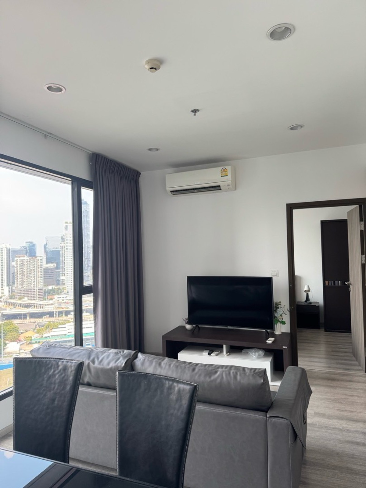 ให้เช่าคอนโดพระราม 9 เพชรบุรีตัดใหม่ RCA : 📍คอนโด Ideo Mobi Asoke 🏙️