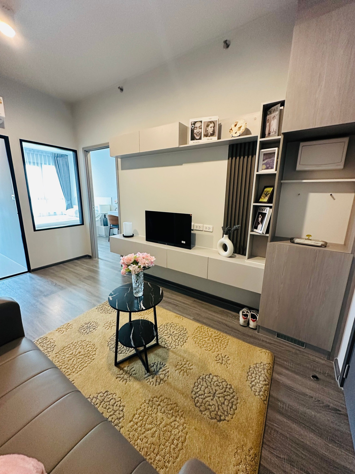 ให้เช่าคอนโดเสรีไทย-นิด้า : 📍พร้อมอยู่ โครงการ  Ideo Ramkhamhaeng Lamsali Station (ไอดีโอ รามคำแหง ลำสาลี สเตชั่น) **ใกล้ 🚄MRTสายสีเหลือ ลำสาลี 50 ม., ใกล้เดอะมอลล์บางกะปิ