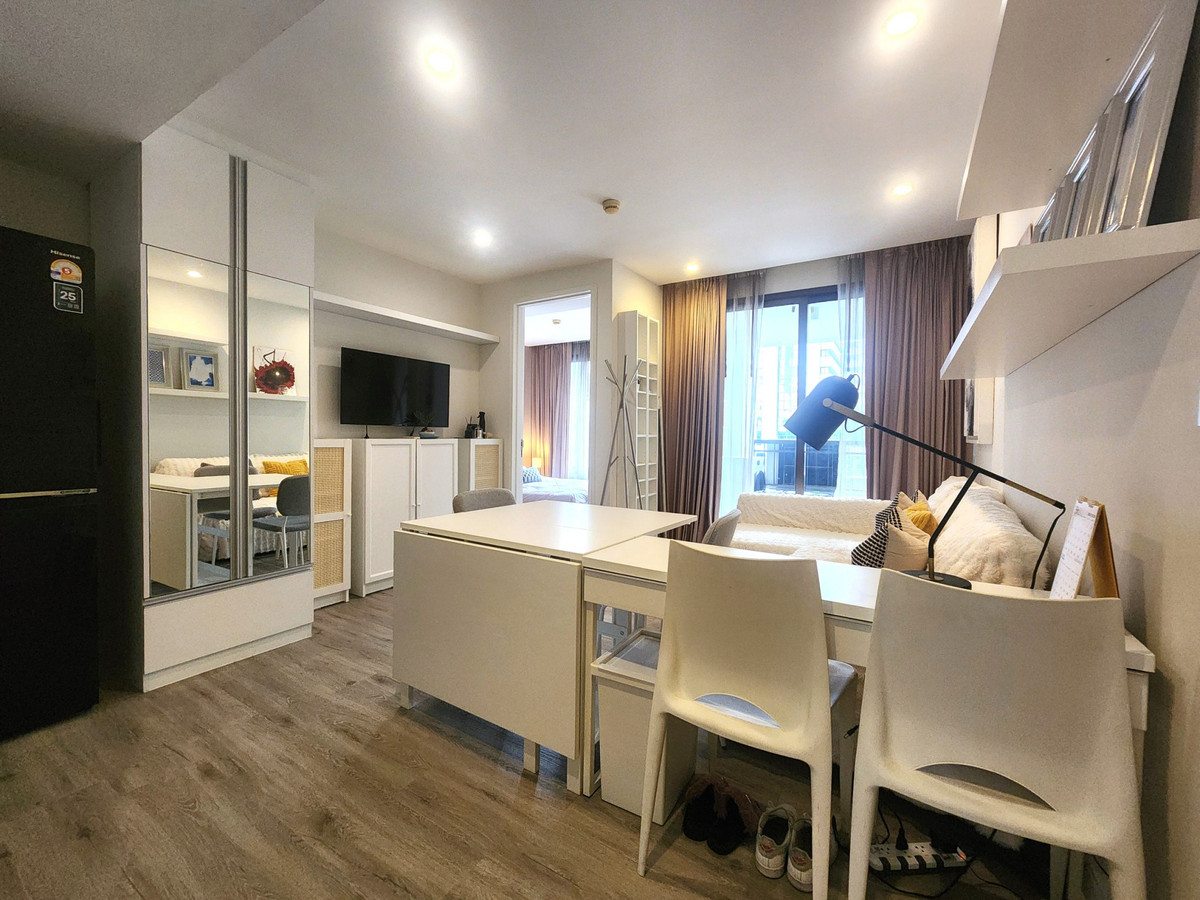 For RentCondoSathorn, Narathiwat : 89829 - For rent, 1-Bed, beautifully decorated, sparkling new, a few steps from BTS Chong Nonsi - Collecio Sathorn-Pipat.