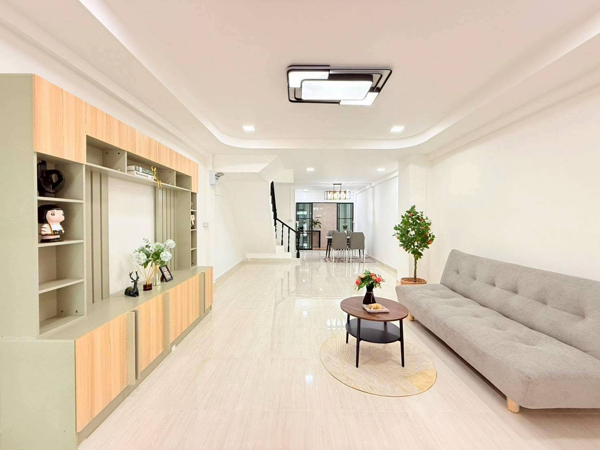 ขายทาวน์โฮมเสรีไทย-นิด้า : ขายบ้านนวกานต์ ซอยเสรีไทย 43 แยก 3 ถนนเสรีไทย  แขวงคลองกุ่ม เขตบึงกุ่ม กรุงเทพฯ 