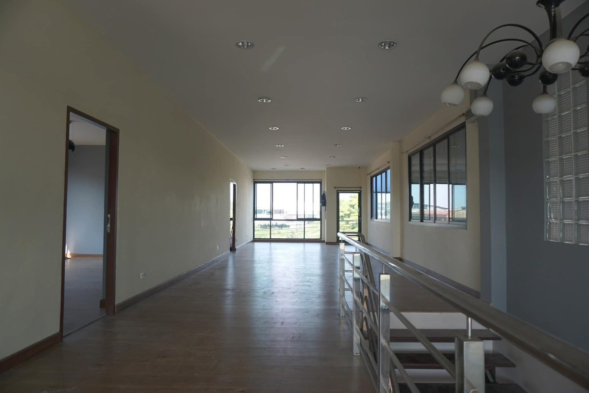 ให้เช่าโกดังพระราม 2 บางขุนเทียน : ให้เช่า โกดังพร้อมออฟฟิต 2 ชั้น ที่ดิน 286.4ตร.วา พื้นที่ใช้สอย 1,000 ตร.ม. ทำเลพระราม 2 ซอยเลียบคลองบางน้ำจืด ผังสีชมพู รถเทรลเลอร์ตู้20ฟุต เข้าออกได้