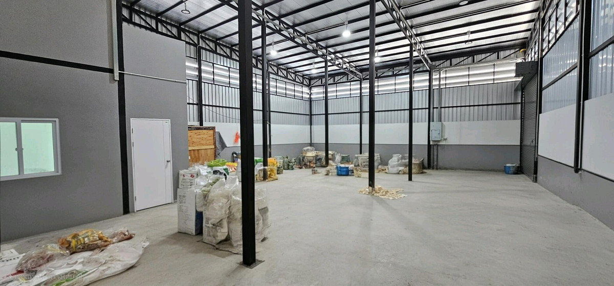 For RentWarehouseBang kae, Phetkasem : For sale / rent warehouse-factory, Phetkasem 110, Intersection 5 | 414 sq m. | 3-phase power | No common fees.