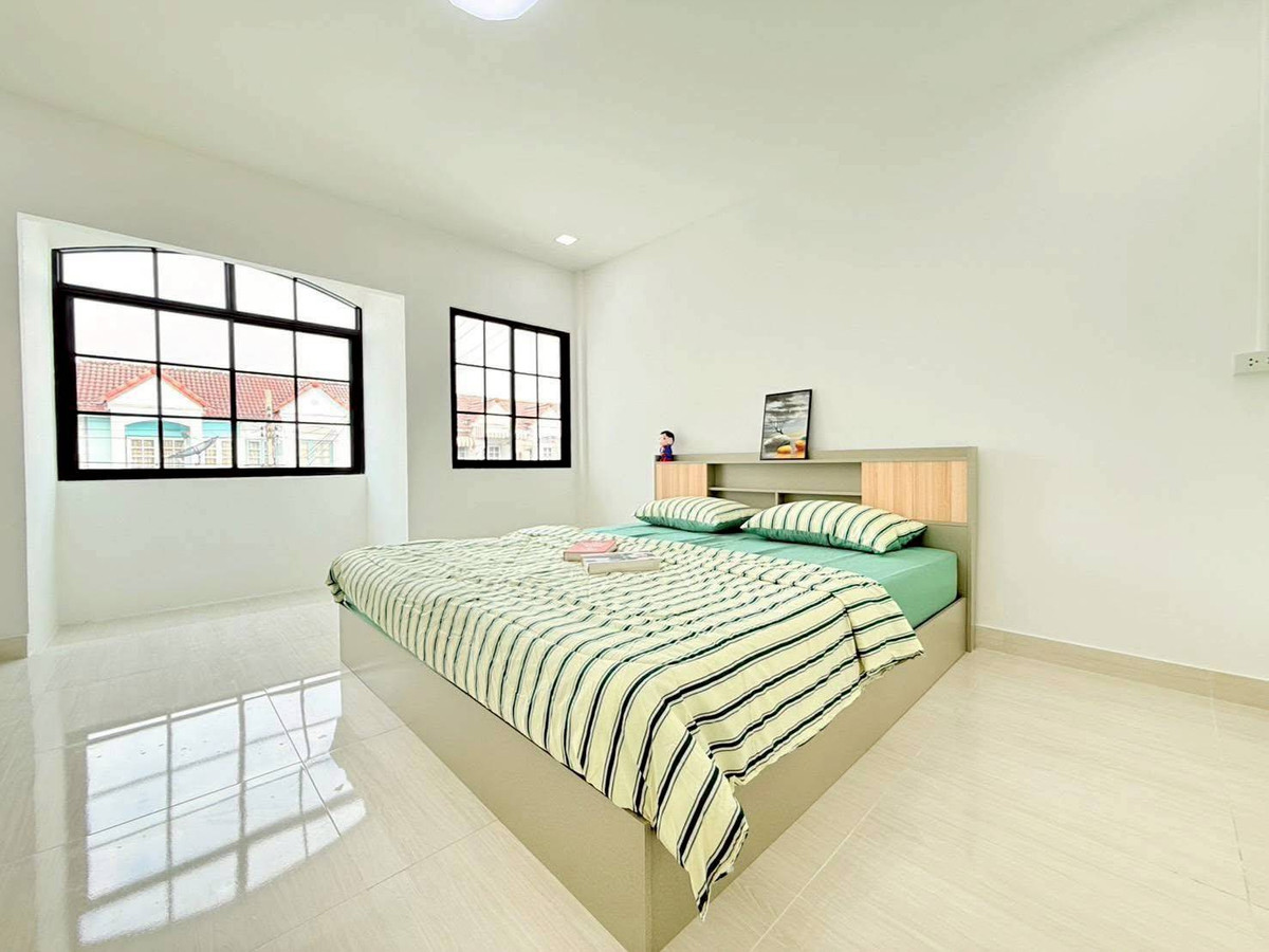 ขายทาวน์โฮมเสรีไทย-นิด้า : ขายบ้านนวกานต์ ซอยเสรีไทย 43 แยก 3 ถนนเสรีไทย  แขวงคลองกุ่ม เขตบึงกุ่ม กรุงเทพฯ 