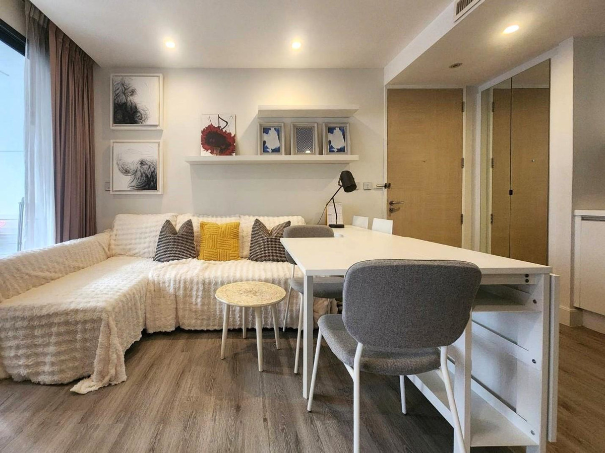 For RentCondoSathorn, Narathiwat : 89829 - For rent, 1-Bed, beautifully decorated, sparkling new, a few steps from BTS Chong Nonsi - Collecio Sathorn-Pipat.