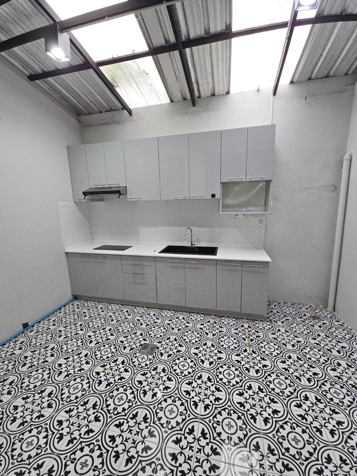 ให้เช่าอาคารพาณิชย์นวมินทร์ รามอินทรา : ให้เช่า  โฮมออฟฟิศ 4 ชั้น ถนนรามอินทรา109(พระยาสุเรนทร์)