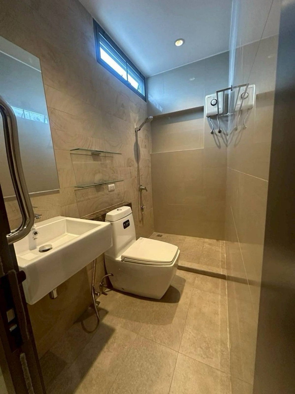 ให้เช่าโฮมออฟฟิศสุขุมวิท อโศก ทองหล่อ : FOR RENT HOME OFFICE AT EKKAMAI 22 • PRIDI BHANOMYONG 45 SUKHUMVIT TO PRIVATE OFFICE AND STUDIO OR BUSINESS ACCEPTED 