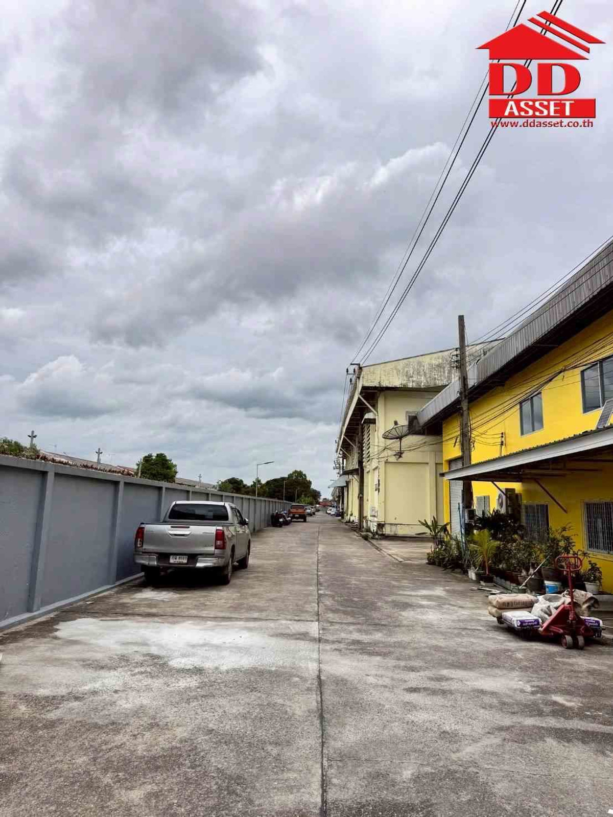 ให้เช่าโกดังสมุทรปราการ สำโรง : ให้เช่า โกดังถนนเทพารักษ์ กม.26 ตรงข้ามหมู่บ้านทับทอง  รหัส : F8038