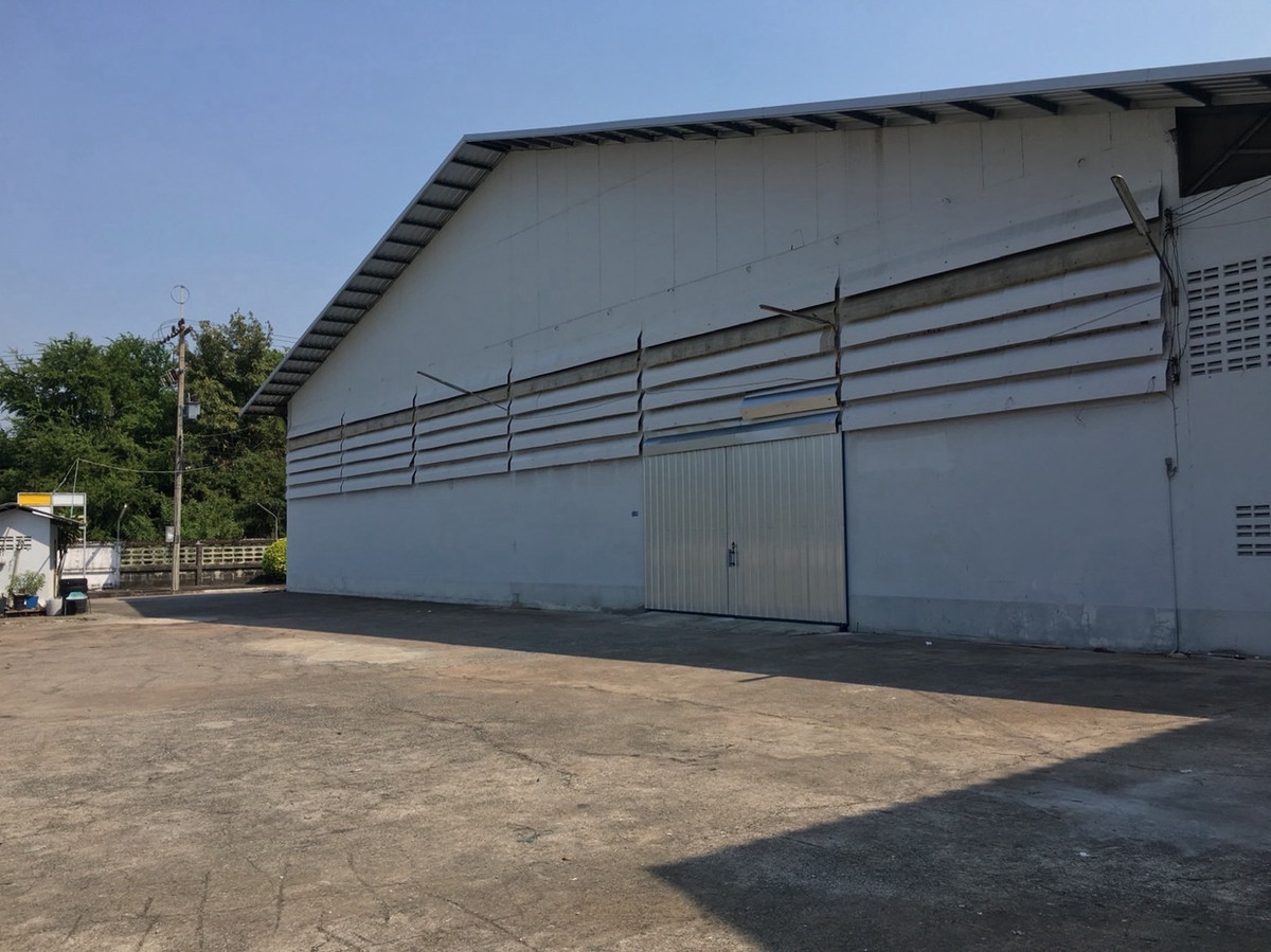 For RentWarehouseSriracha Laem Chabang Ban Bueng : ‼️Announcement for warehouse rental, area size 100-1,250 sq m.** Ban Bueng-Chonburi‼️ There are 3 zones to choose from, A-B-C, according to usage needs. Ready to use condition and has a good security system Suitable for storing products or used as a produ