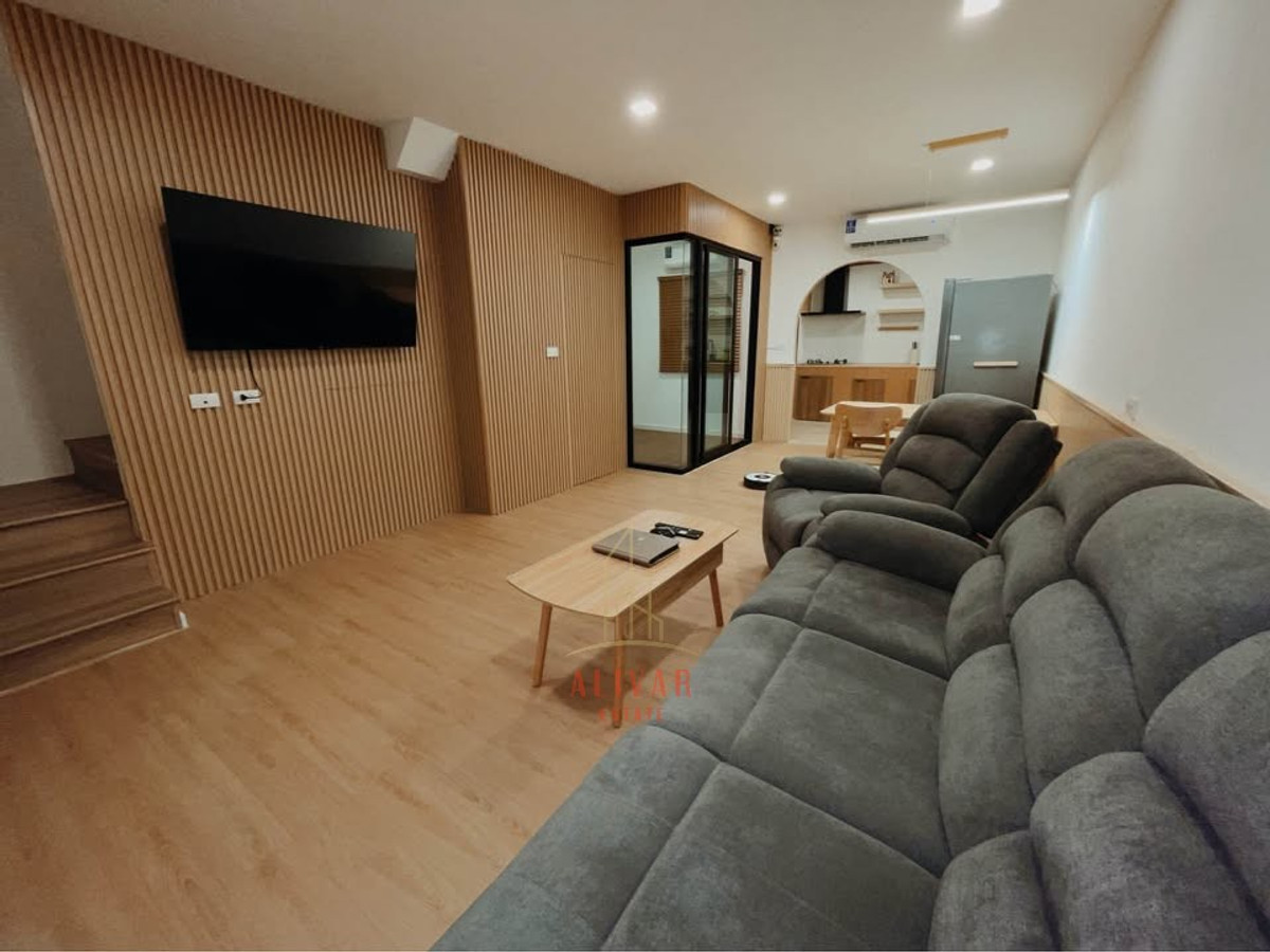 TownhomePattanakan, Srinakarin : RH024426 for sale/rent townhome fully furnished 3 floors at Patio Srinakarin Rama 9 (Krungthep Kreetha)