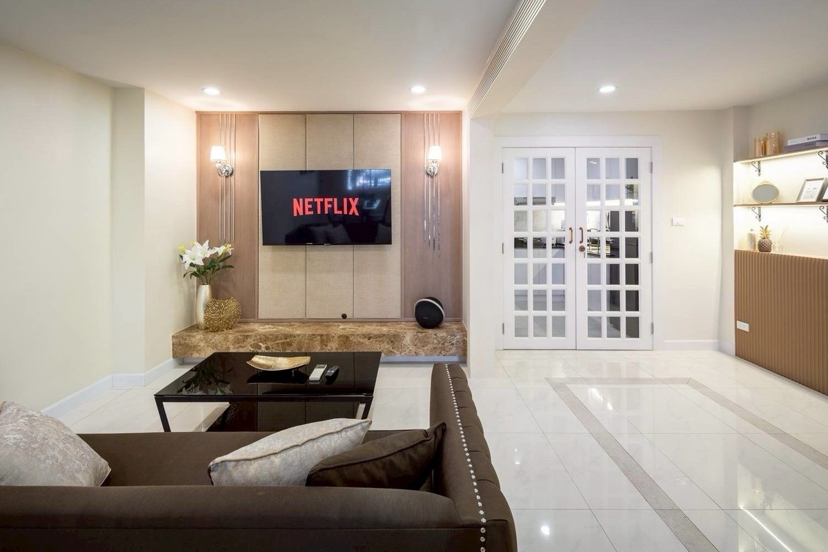 ขายทาวน์โฮมเยาวราช บางลำพู : ทาวน์เฮ้าส์ใกล้เยาวราช 4 ชั้น พร้อมดาดฟ้า แต่งเต็ม เฟอร์ครบ เข้าอยู่ได้เลย