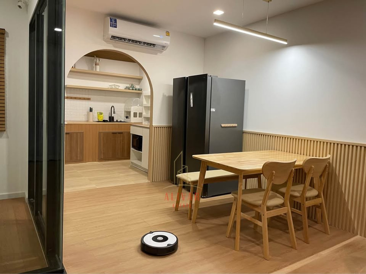 TownhomePattanakan, Srinakarin : RH024426 for sale/rent townhome fully furnished 3 floors at Patio Srinakarin Rama 9 (Krungthep Kreetha)