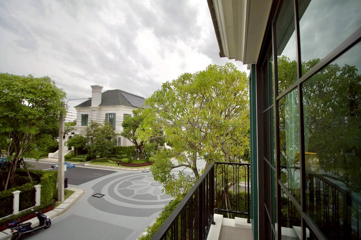 For RentHouseBangna, Bearing, Lasalle : For Rent Setthasiri Bangna KM.10 Corner Plot with Clubhouse View Near Mega Bangna Please call: 062-496-6454