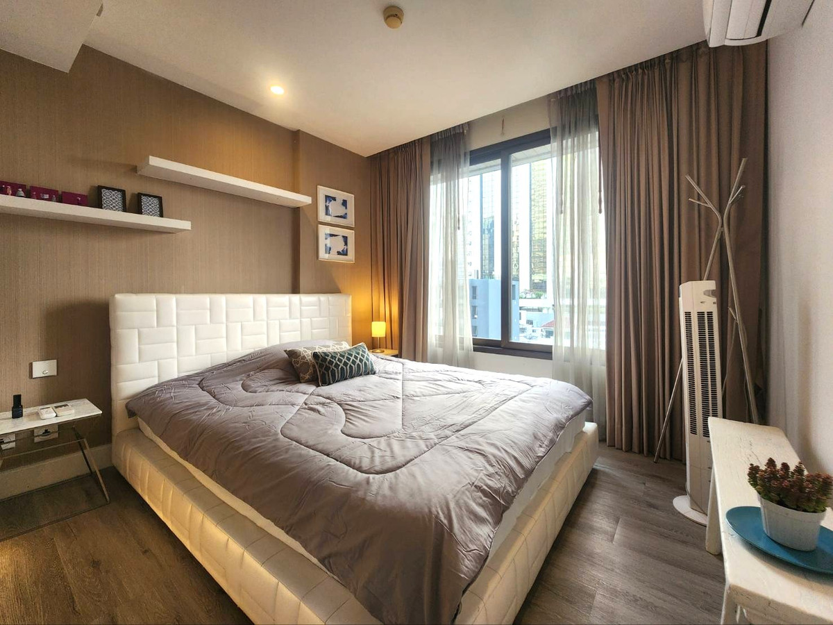 For RentCondoSathorn, Narathiwat : 89829 - For rent, 1-Bed, beautifully decorated, sparkling new, a few steps from BTS Chong Nonsi - Collecio Sathorn-Pipat.