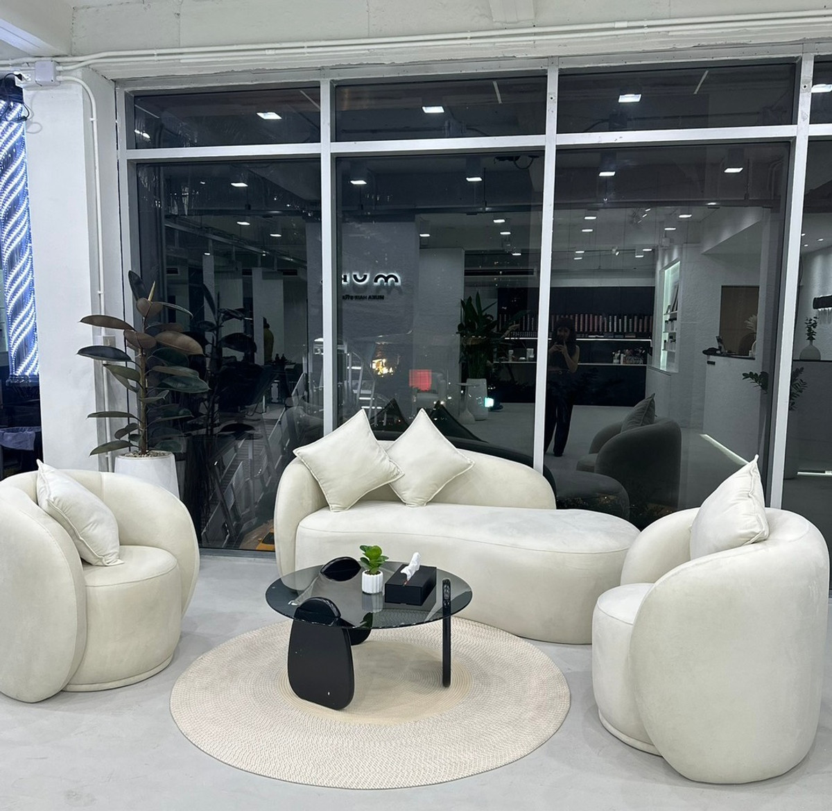 เซ้งร้านค้า/ตลาดนัดอ่อนนุช อุดมสุข : เซ้งร้านทำผม ขนาดใหญ่ ติด BTS พระโขนง ใกล้เกทเวย์ เอกมัย และทองหล่อ