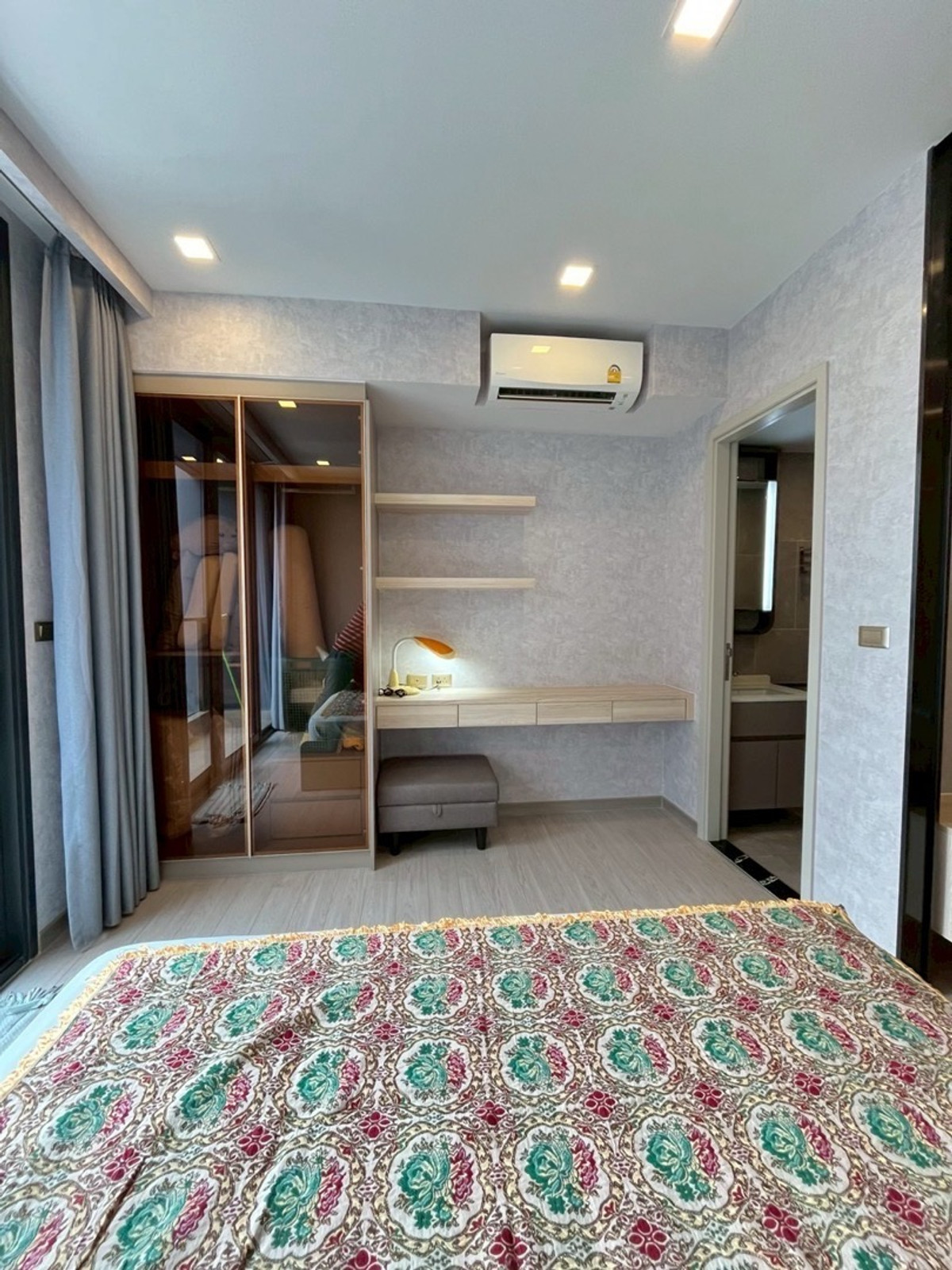 ให้เช่าคอนโดพระราม 9 เพชรบุรีตัดใหม่ RCA : ONE9FIVE -RAMA9 🔥FOR-RENT 
1BEDROOM  Simple Is The Best