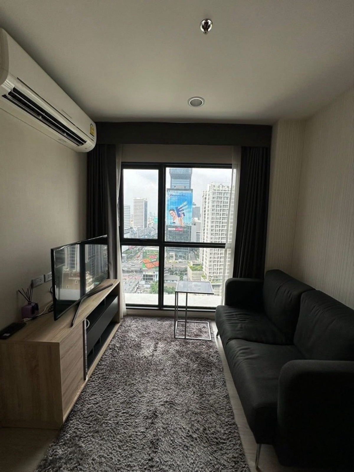 ให้เช่าคอนโดพระราม 9 เพชรบุรีตัดใหม่ RCA : 📍คอนโด Rhythm Asoke 2 🏙️