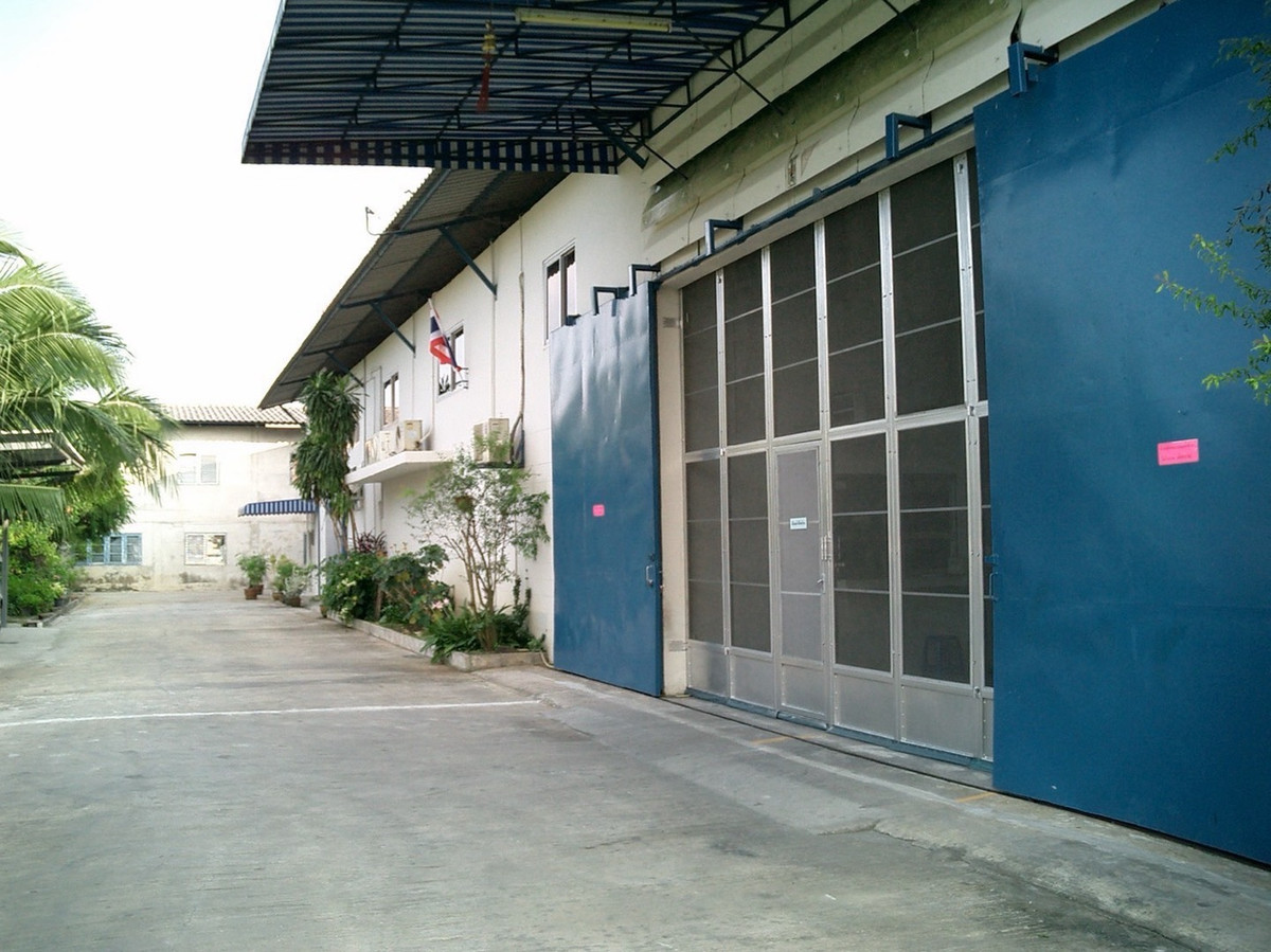 For RentWarehouseSriracha Laem Chabang Ban Bueng : ‼️Announcement for warehouse rental, area size 100-1,250 sq m.** Ban Bueng-Chonburi‼️ There are 3 zones to choose from, A-B-C, according to usage needs. Ready to use condition and has a good security system Suitable for storing products or used as a produ