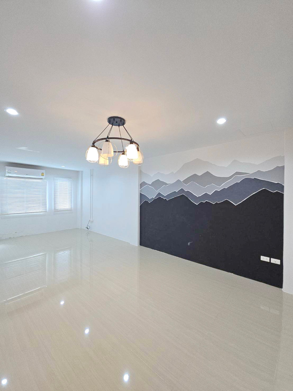 ให้เช่าอาคารพาณิชย์นวมินทร์ รามอินทรา : ให้เช่า  โฮมออฟฟิศ 4 ชั้น ถนนรามอินทรา109(พระยาสุเรนทร์)