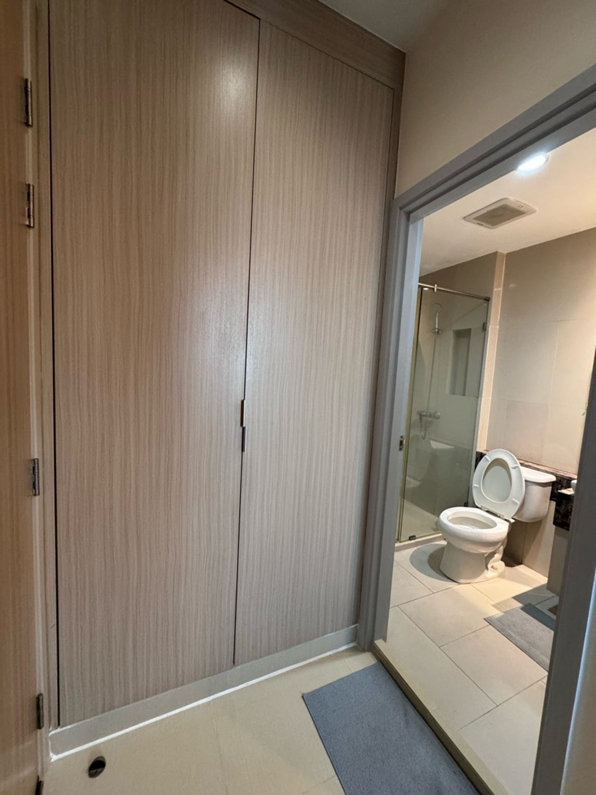 For RentCondoWongwianyai, Charoennakor : Fuse Sathorn Taksin Condo next to BTS Wongwian Yai, 1 bedroom, available for rent, 13,000/month.