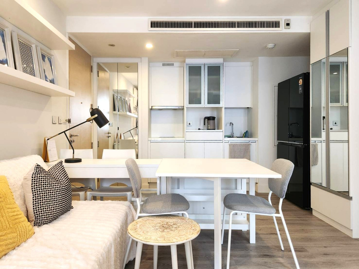 For RentCondoSathorn, Narathiwat : 89829 - For rent, 1-Bed, beautifully decorated, sparkling new, a few steps from BTS Chong Nonsi - Collecio Sathorn-Pipat.