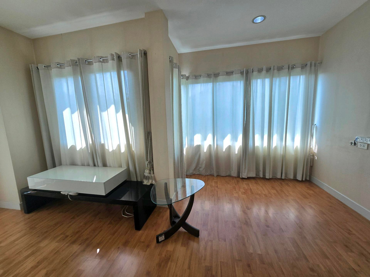 ให้เช่าบ้านลาดกระบัง สุวรรณภูมิ : ให้เช่า บ้านเดี่ยว2ชั้น สภาพใหม่ อยู่ถ.วงแหวน-อ่อนนุช ใกล้เมกาบางนา