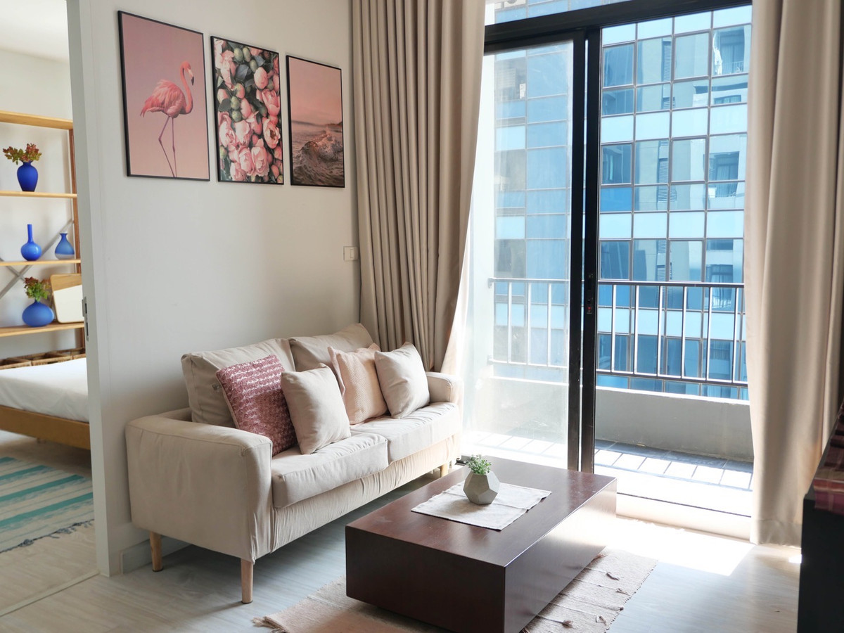 ขายคอนโดสุขุมวิท อโศก ทองหล่อ : ขายคอนโด 1 ห้องนอน เอกมัย ใกล้ BTS เอกมัย ชั้นสูง วิวสวย ราคา 4,900,000 บาท Estella Ekkamai
