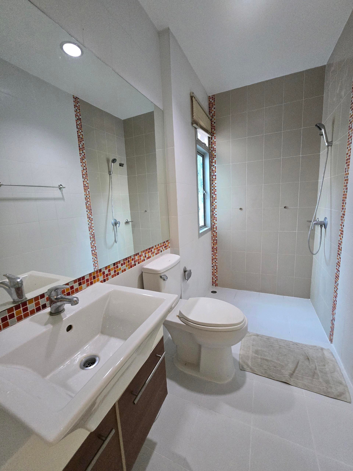 ให้เช่าบ้านลาดกระบัง สุวรรณภูมิ : ให้เช่า บ้านเดี่ยว2ชั้น สภาพใหม่ อยู่ถ.วงแหวน-อ่อนนุช ใกล้เมกาบางนา