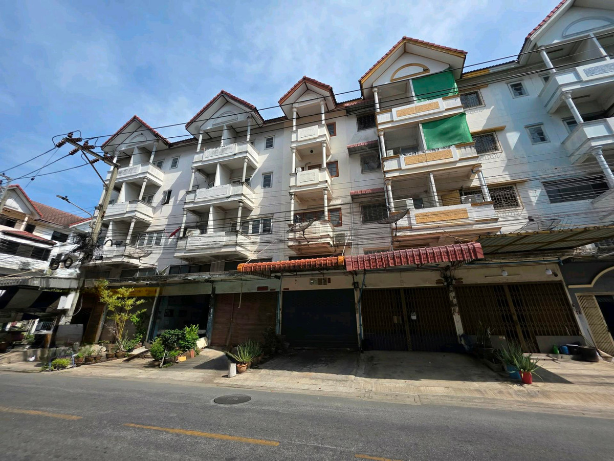 ขายอาคารพาณิชย์ราษฎร์บูรณะ สุขสวัสดิ์ : 🏢 อาคารพาณิชย์ 4.5 ชั้น 22 ตร.วาติดถนนประชาอุทิศ 72 เยื้อง 7-11 , ม.มัณฑนา ทำเลดีเหมาะทำธุรกิจ ค้าขาย 📞099-415-2664 , 080-369-6366