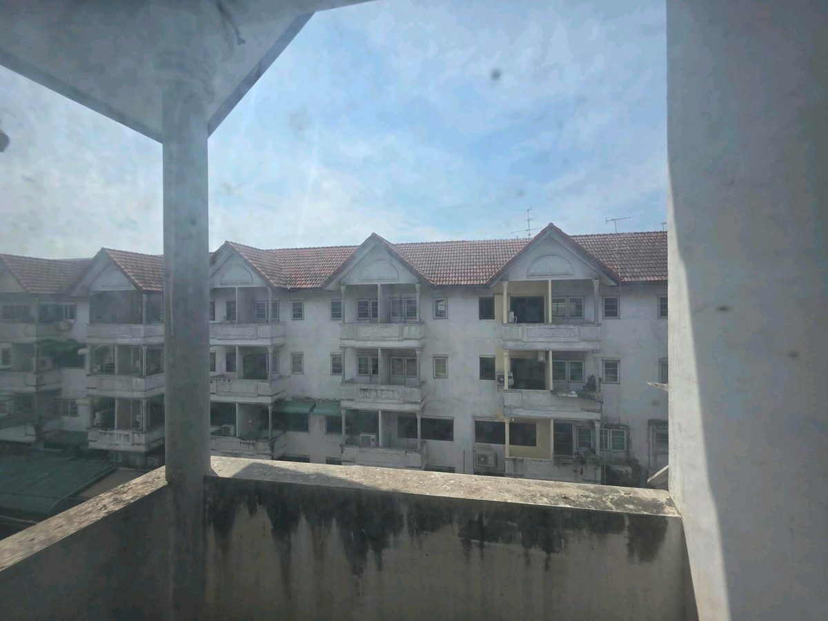 For SaleShop HouseRathburana, Suksawat : 🏢 Commercial building, 4.5 floors, 22 sq m, next to Pracha Uthit Road 72, opposite 7-11, Manthana University, good location, suitable for doing business or trading 📞099-415-2664, 080-369-6366