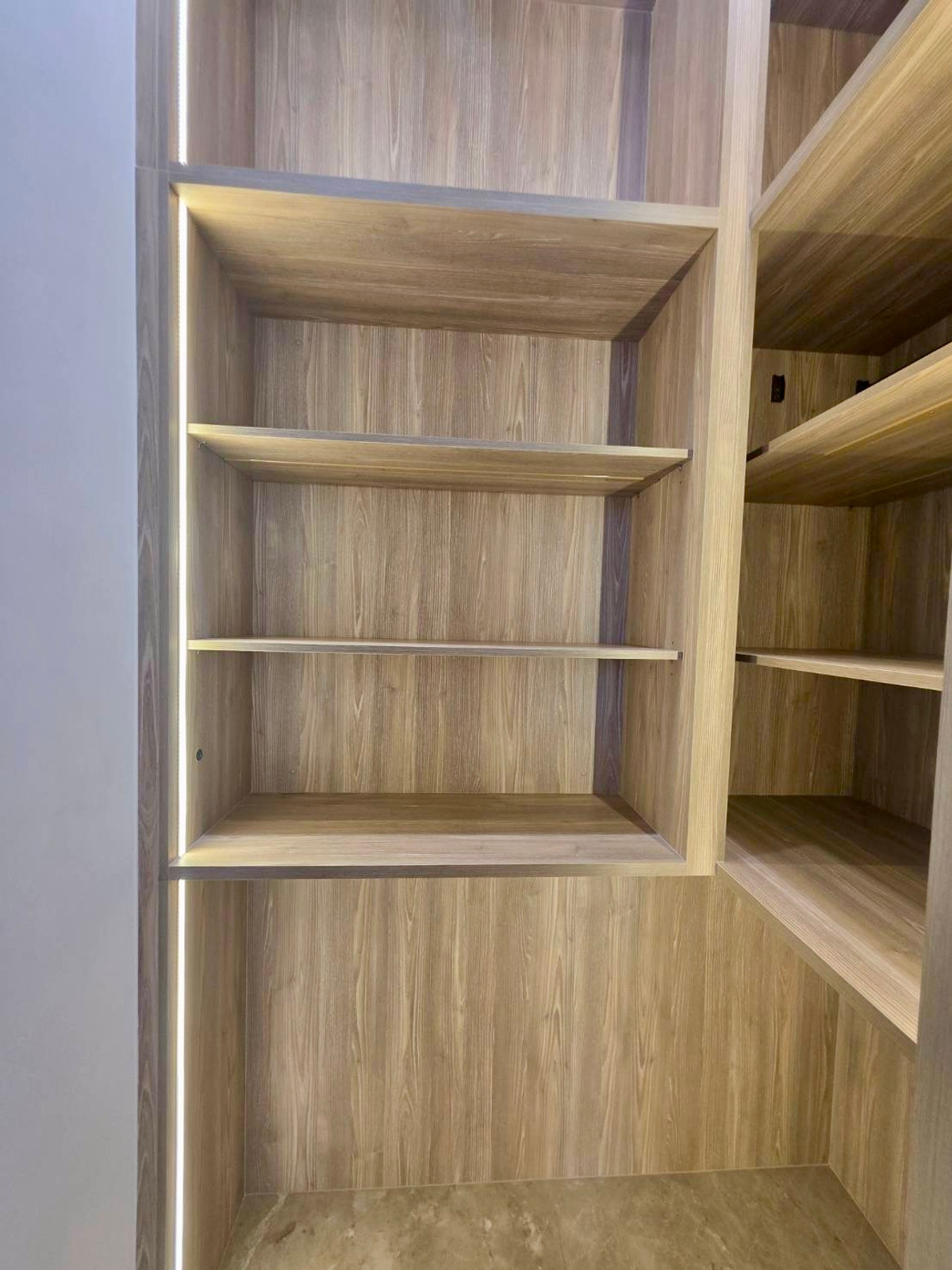 ขายคอนโดวิทยุ ชิดลม หลังสวน : Scope Langsuan: 2bed 2.5bath 154.59sqm. 92,500,000 Am: 0656199198