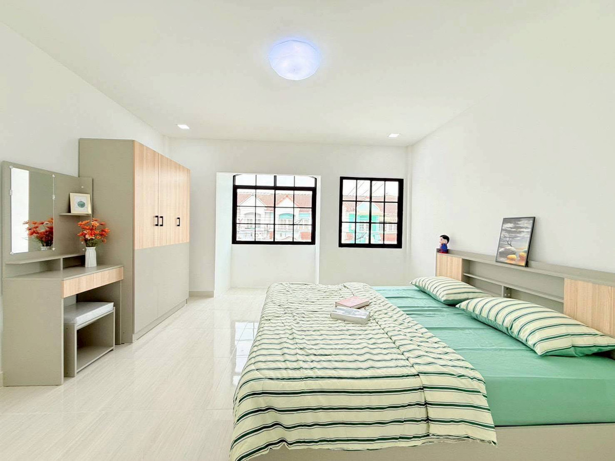 ขายทาวน์โฮมเสรีไทย-นิด้า : ขายบ้านนวกานต์ ซอยเสรีไทย 43 แยก 3 ถนนเสรีไทย  แขวงคลองกุ่ม เขตบึงกุ่ม กรุงเทพฯ 