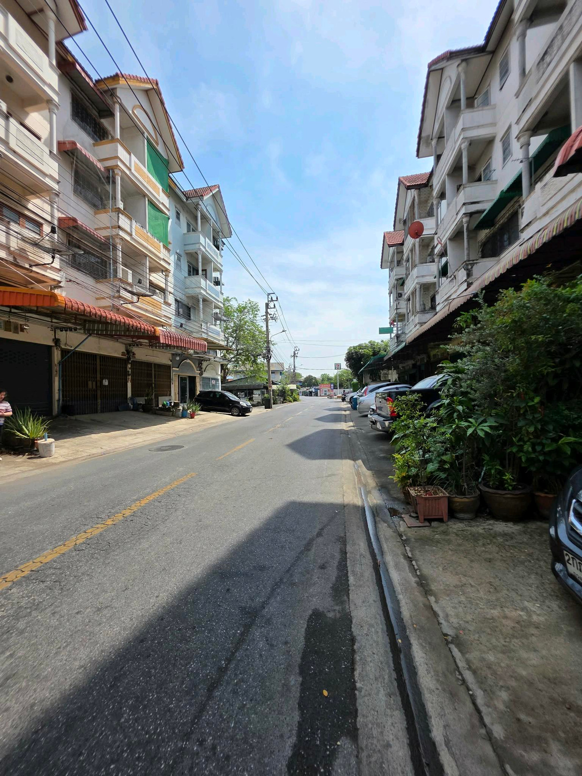 For SaleShop HouseRathburana, Suksawat : 🏢 Commercial building, 4.5 floors, 22 sq m, next to Pracha Uthit Road 72, opposite 7-11, Manthana University, good location, suitable for doing business or trading 📞099-415-2664, 080-369-6366