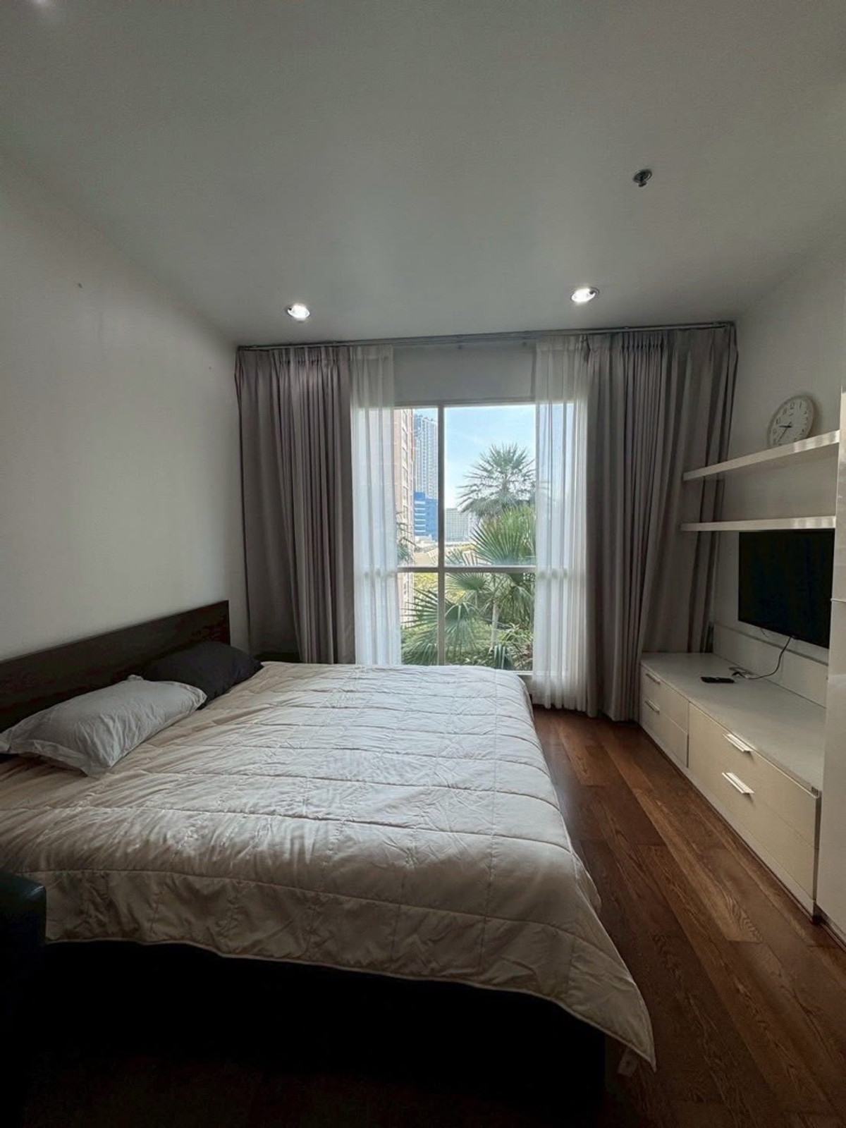 For RentCondoWitthayu, Chidlom, Langsuan, Ploenchit : Condominium for Rent at The Address Chidlom Project 
