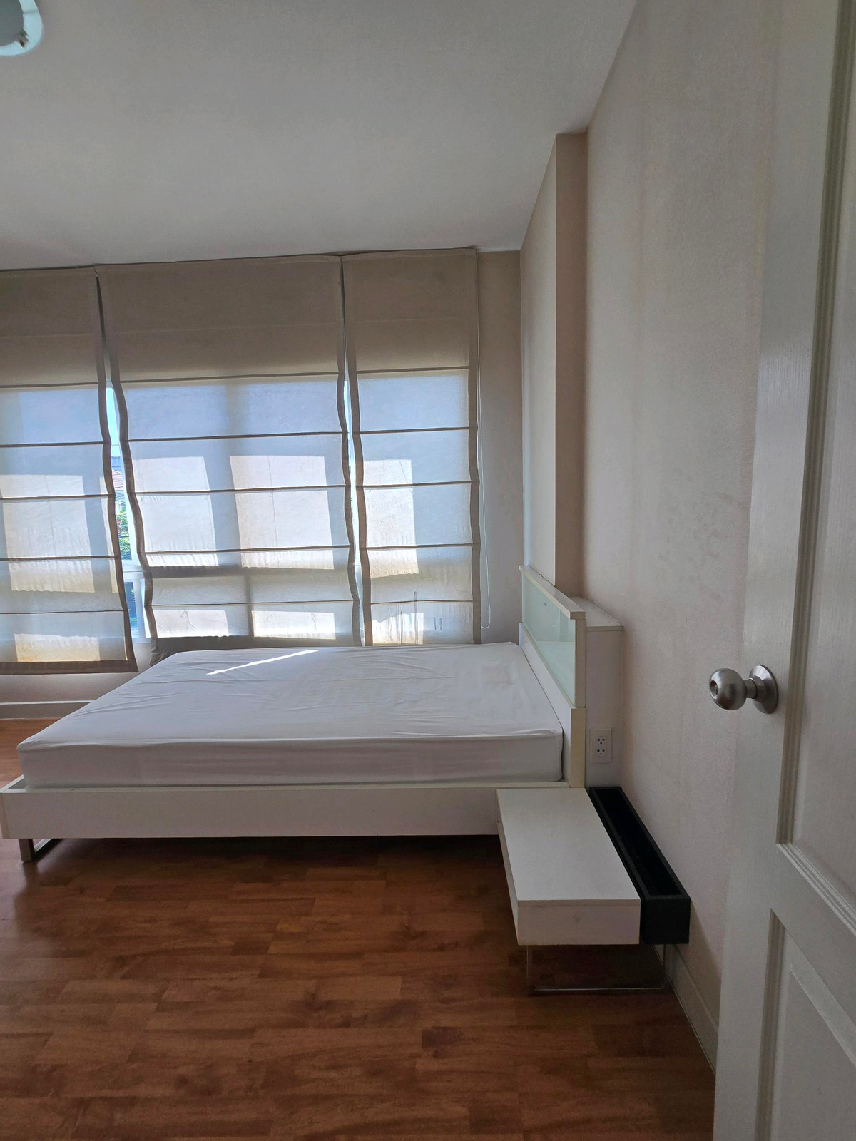 ให้เช่าบ้านลาดกระบัง สุวรรณภูมิ : ให้เช่า บ้านเดี่ยว2ชั้น สภาพใหม่ อยู่ถ.วงแหวน-อ่อนนุช ใกล้เมกาบางนา