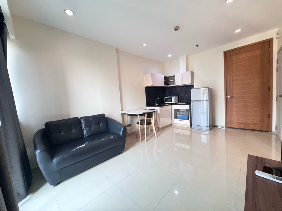 For RentCondoWongwianyai, Charoennakor : Fuse Sathorn Taksin Condo next to BTS Wongwian Yai, 1 bedroom, available for rent, 13,000/month.