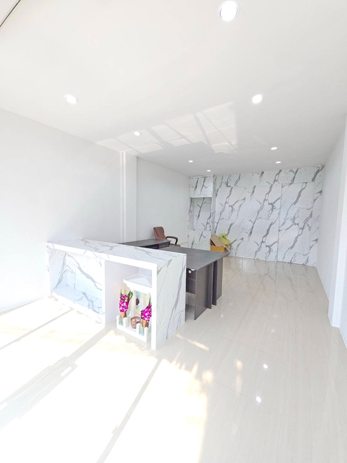 ให้เช่าอาคารพาณิชย์นวมินทร์ รามอินทรา : ให้เช่า  โฮมออฟฟิศ 4 ชั้น ถนนรามอินทรา109(พระยาสุเรนทร์)