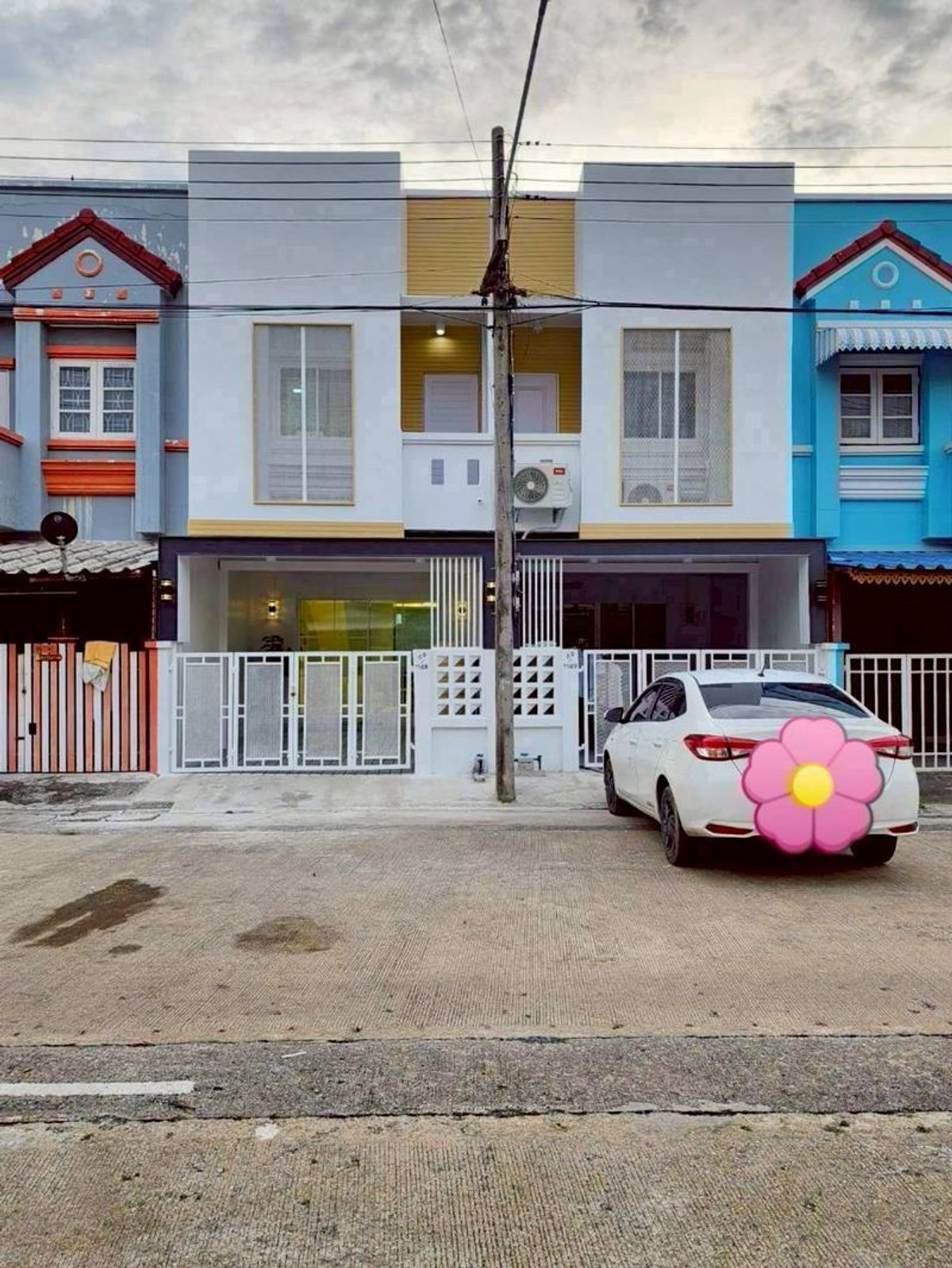 For SaleTownhomePathum Thani,Rangsit, Thammasat : 2-story townhouse for sale, Fah Rangsit Village, Rangsit Khlong 4, area 16 square meters, 2 bedrooms, Rangsit Nakhon Nayok Road, Bueng Yitho Subdistrict, Thanyaburi District, Pathum Thani.