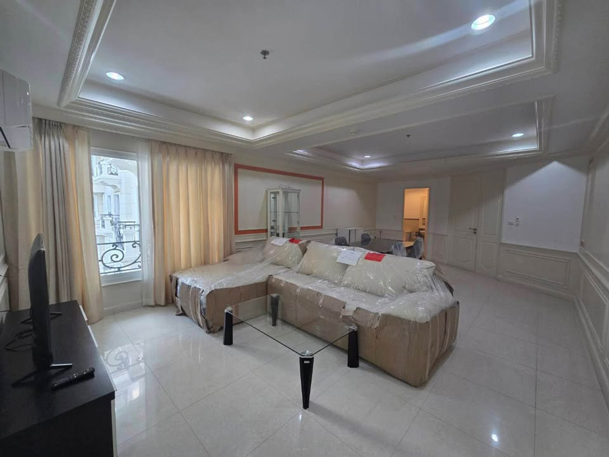 ให้เช่าคอนโดสุขุมวิท อโศก ทองหล่อ : La Vie En Rose Place for rent 132 sqm 3 beds 4 baths 55,000 per month 