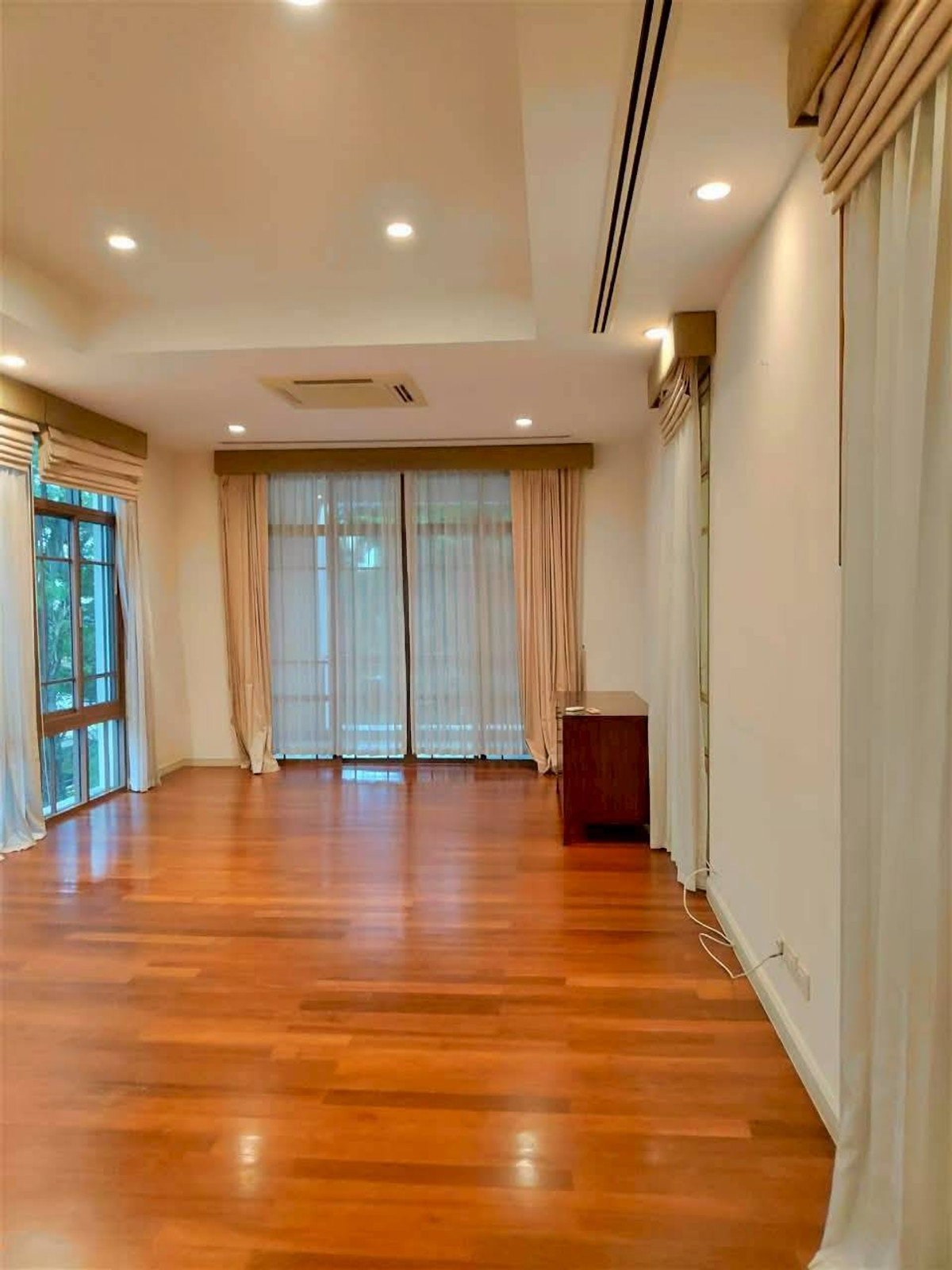 For RentHouseOnnut, Udomsuk : Luxurious detached house for rent, Baan Sansiri, Sukhumvit 67, near BTS Phra Khanong. Please call: 062-496-6454