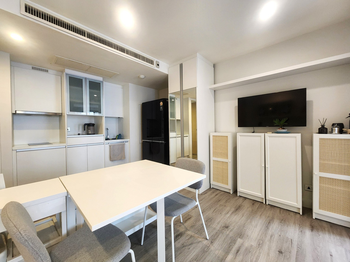 For RentCondoSathorn, Narathiwat : 89829 - For rent, 1-Bed, beautifully decorated, sparkling new, a few steps from BTS Chong Nonsi - Collecio Sathorn-Pipat.