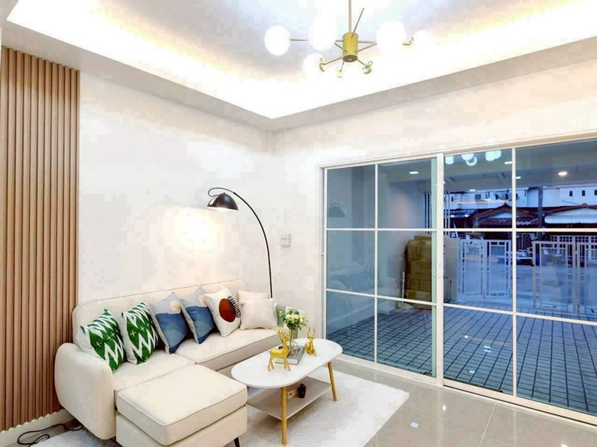 For SaleTownhomePathum Thani,Rangsit, Thammasat : 2-story townhouse for sale, Fah Rangsit Village, Rangsit Khlong 4, area 16 square meters, 2 bedrooms, Rangsit Nakhon Nayok Road, Bueng Yitho Subdistrict, Thanyaburi District, Pathum Thani.