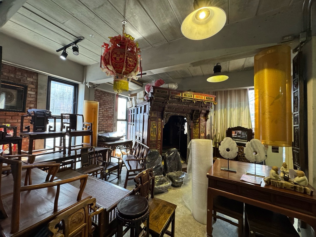 ให้เช่าอาคารพาณิชย์เลียบทางด่วนรามอินทรา : 📌อาคารพาณิชย์ให้เช่า เหมาะสำหรับ คาเฟ่, พีราทิส, ร้านทำผม ,Workshop ,Showroom ขายสินค้า ทำเลเอกมัย - เลียบด่วน
