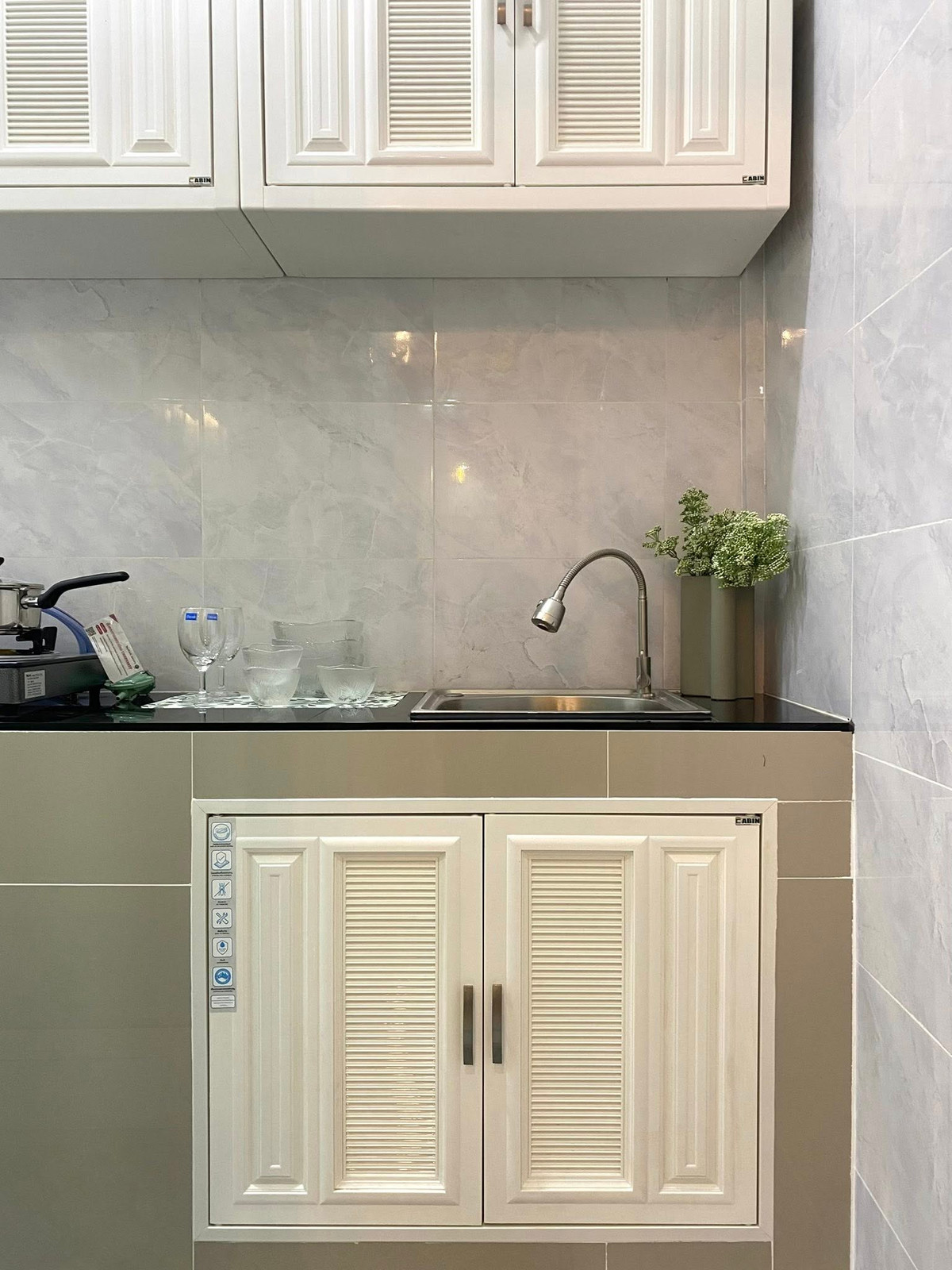 For SaleTownhomePattaya, Bangsaen, Chonburi : Rattanakorn Village 1-2 / 2 Bedrooms (FOR SALE) BEWN100