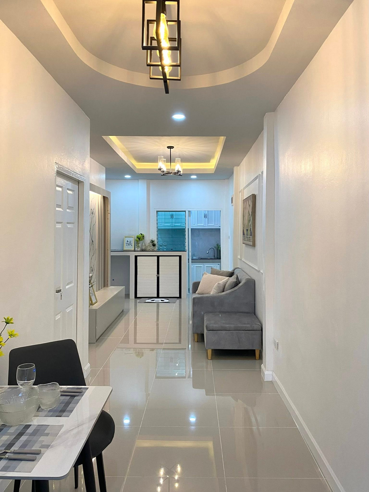 For SaleTownhomePattaya, Bangsaen, Chonburi : Rattanakorn Village 1-2 / 2 Bedrooms (FOR SALE) BEWN100